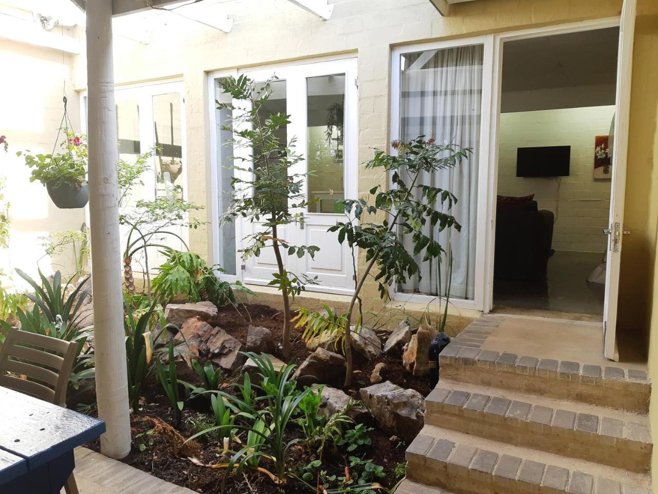 Hornbill House Self Catering Accommodation Hermanus Exterior foto